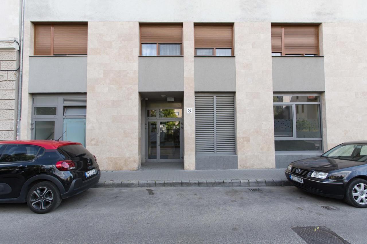 City Break Apartment - Private Garage, Ac, Balcony Budapest Bagian luar foto