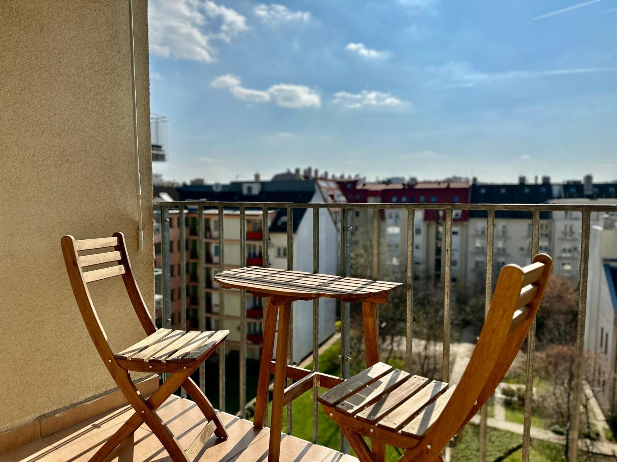 City Break Apartment - Private Garage, Ac, Balcony Budapest Bagian luar foto
