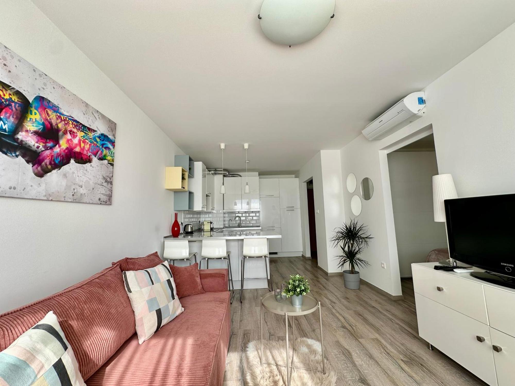 City Break Apartment - Private Garage, Ac, Balcony Budapest Bagian luar foto